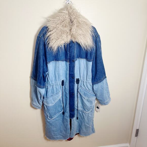 Free People Days to Come Denim Parka Coat Faux Fur Collar  Size M New - Picture 10 of 14